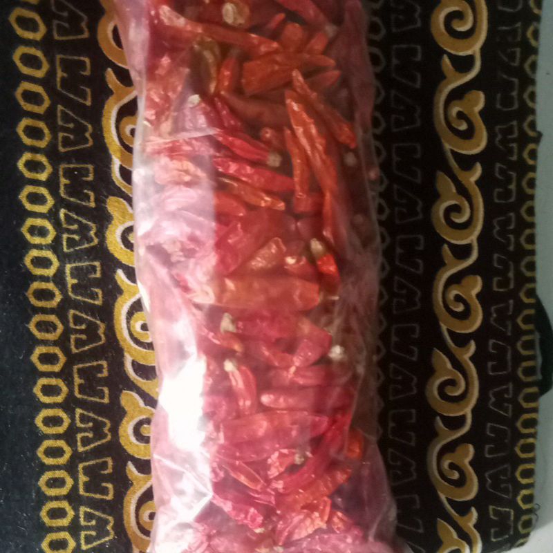 

Cabe rawit merah kering