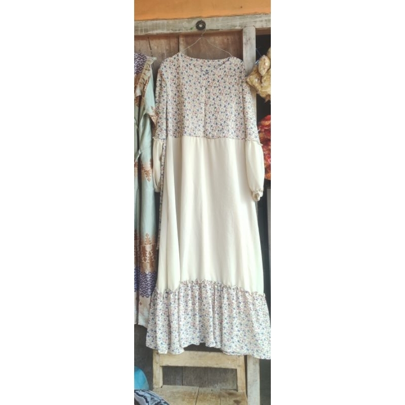 gamis bunga kecil