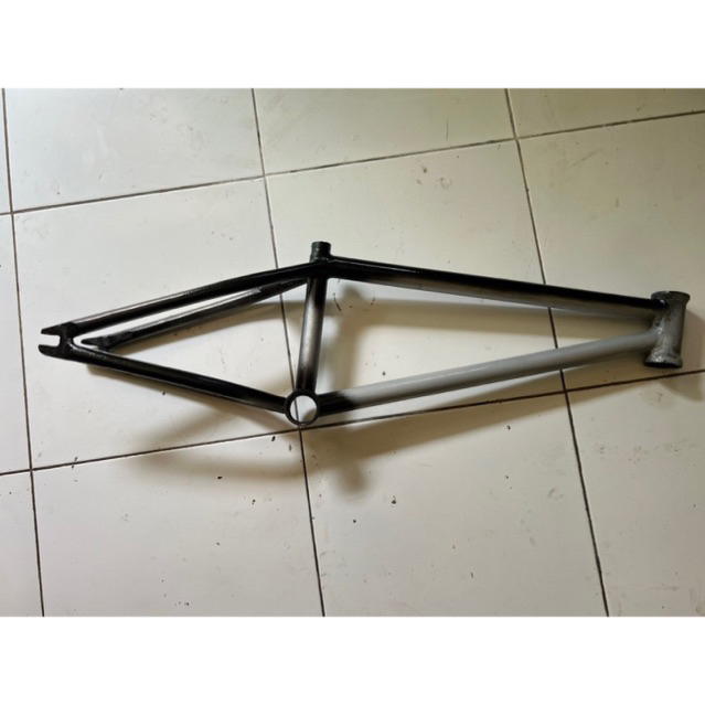 frame mongoose street