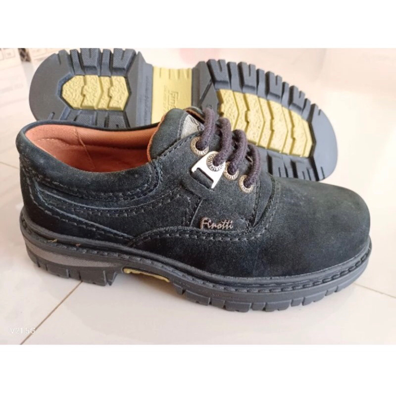 Sepatu Finotti kulit