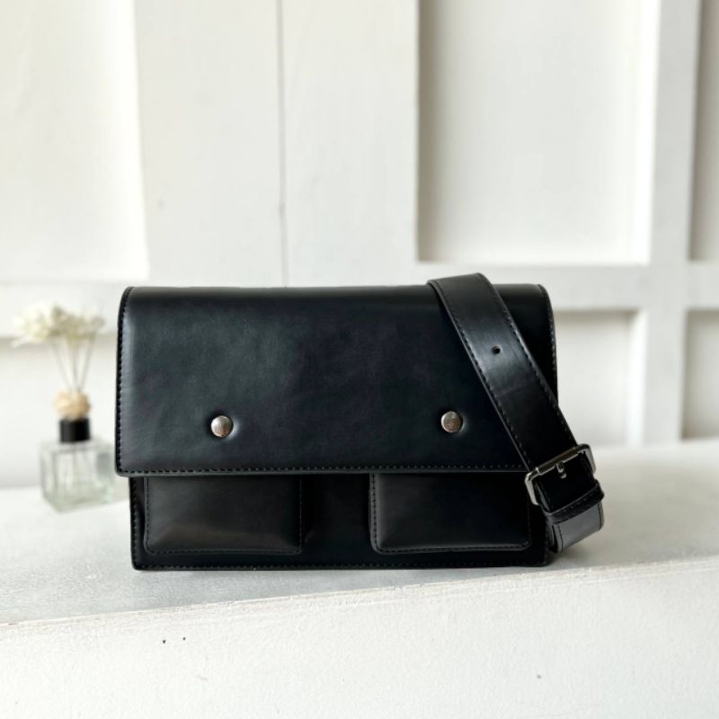 P465- Pedro Man Sling Bag