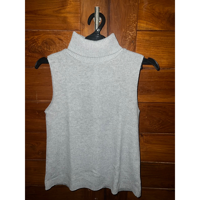 Top rajut Zara Preloved