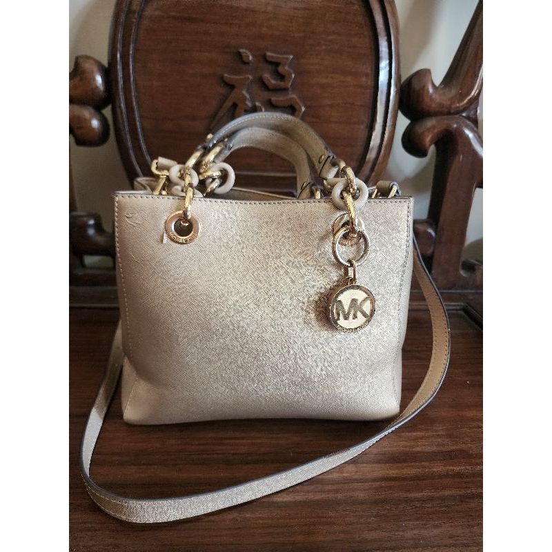 PRELOVED MK
