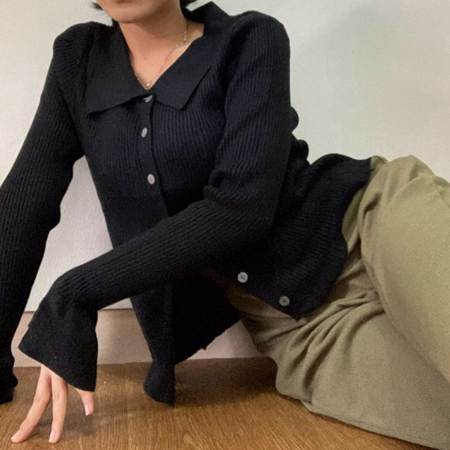 Vicuna Knit Top by Tentwo - Atasan Knit dengan Lengan Flare