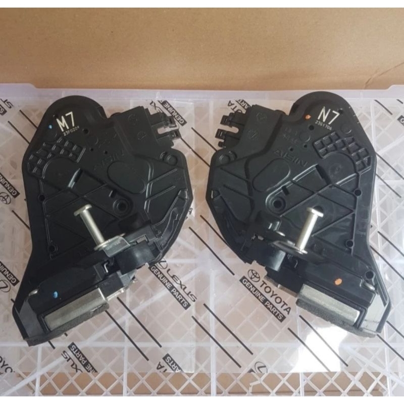 Door Lock Pintu Belakang / Tengah Toyota Innova Reborn Fortuner Hilux