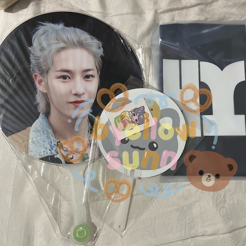 Renjun Uchiwa pony tail by @dearmyyellow Jaemin Slogan by @warmocean813