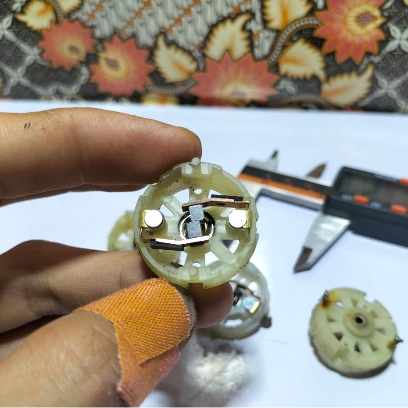 carbon brush spul arang dinamo rs 385 rs 390