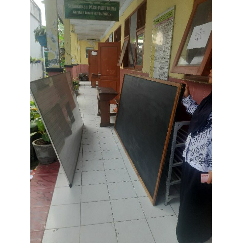 

PAPAN TULIS HITAM 240x120cm
