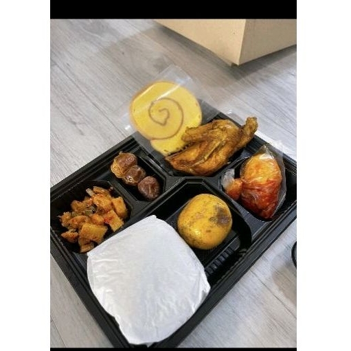 

Nasi Bento Isi 3 menu Plus Buah, Kue, Kurma Termurah