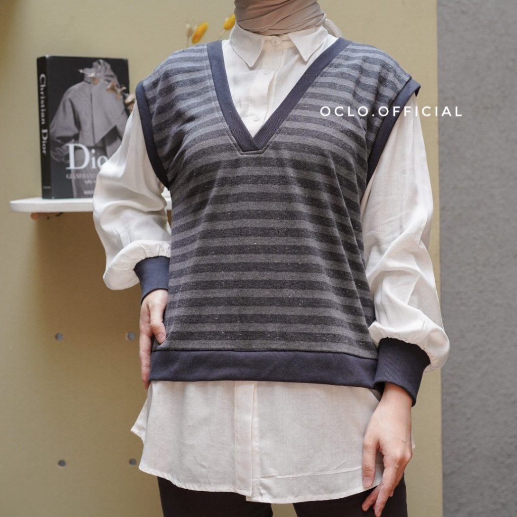 Oclo Shoflyn Blouse 5152 kombinasi salur kerah V casual basic daily wear