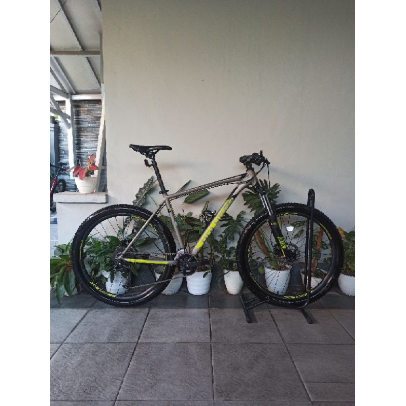 Sepeda MTB Polygon Premier 5 SUPER LIKE NEW