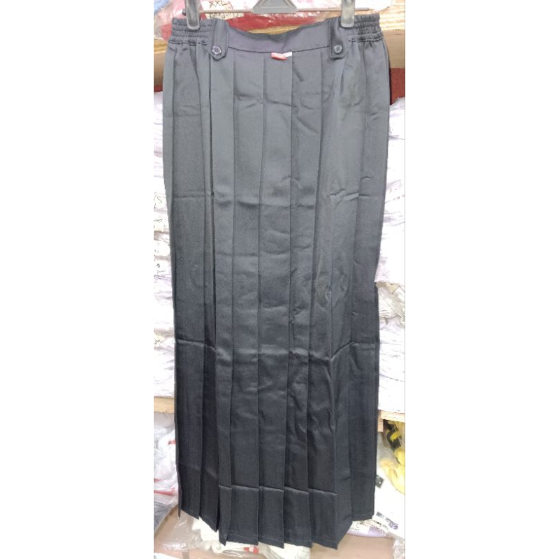 ROK SEKOLAH REMPEL HITAM PANJANG BAHAN LICIN (RAFFILO)