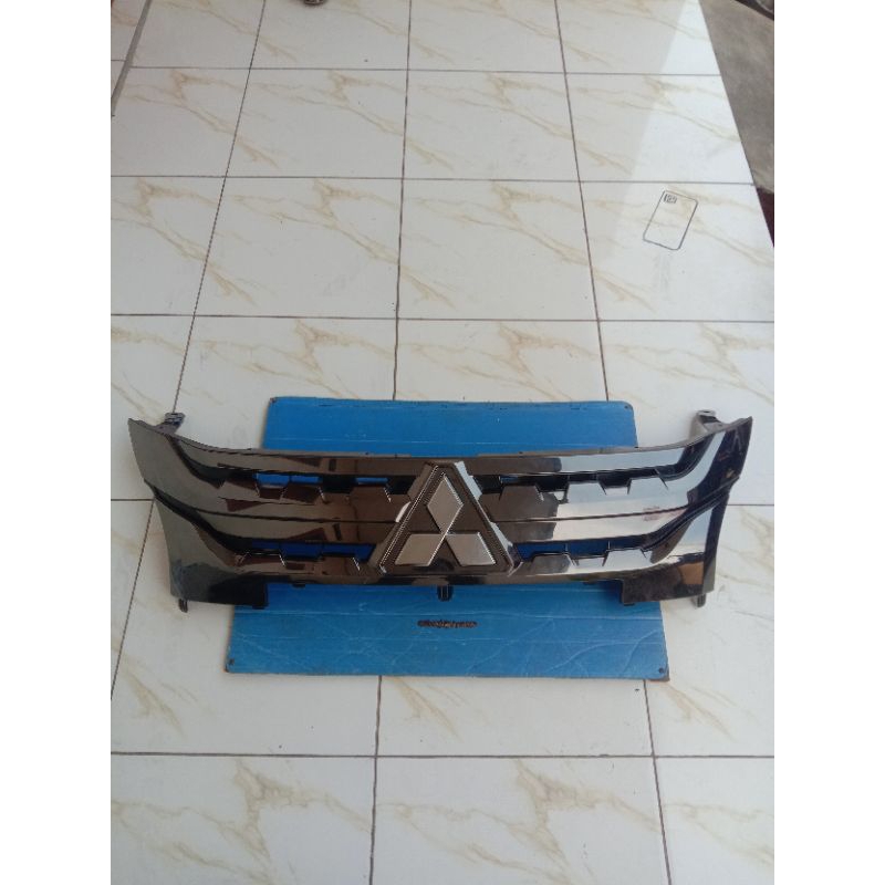 grill depan Xpander Cross 2020 Original