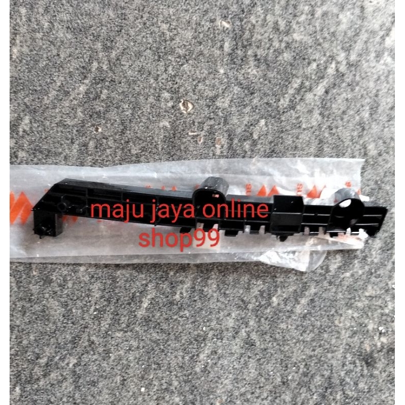 Breket bemper depan Ertiga XL 7 asli