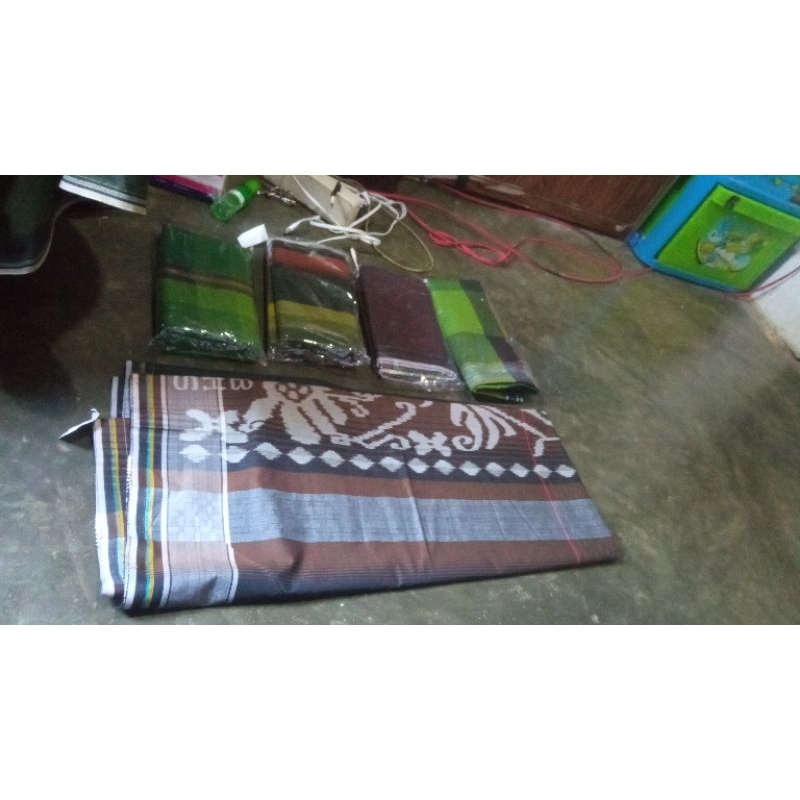 Sarung BHS Cosmo (afkiran)