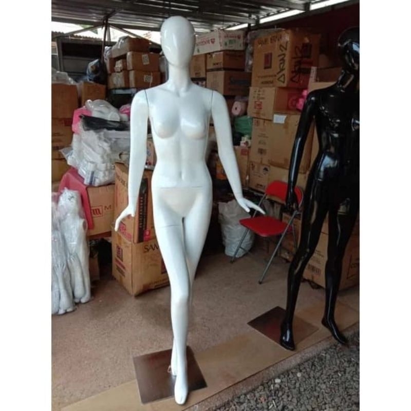 Patung Manekin Full Body Fiber Putih Glossy Mengkilap Wajah Alien
