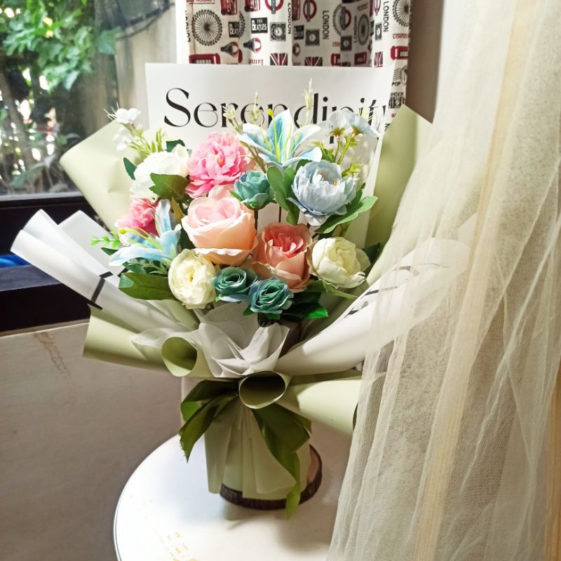 Buket Wisuda SERA Buket Bunga Palsu Buket Bunga Artifisial Flower Bouquet Kado Unik