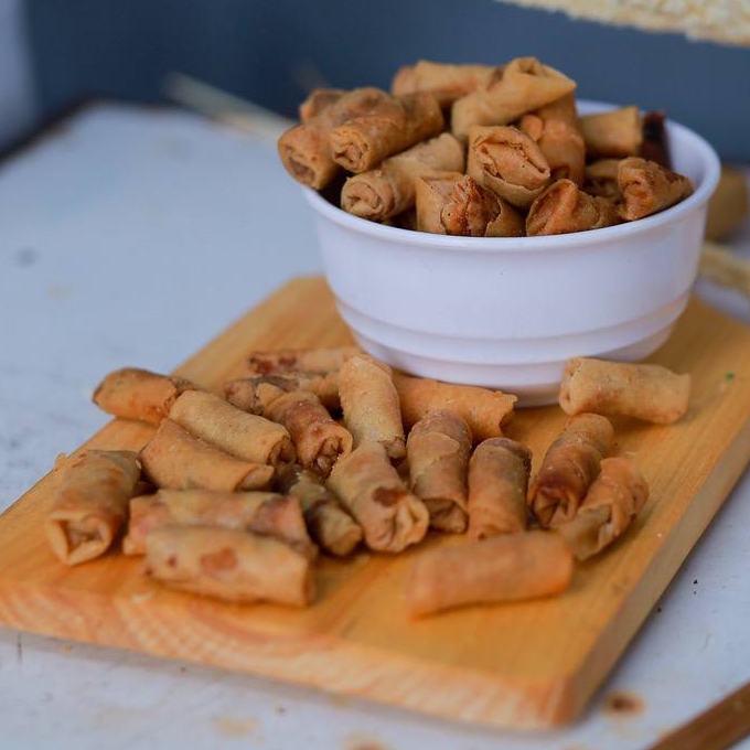 

Sumpia Udang Abon 500 gr Mabiean Snack Makanan Ringan Cemilan Makanan Kiloan Oleh-oleh Tasik