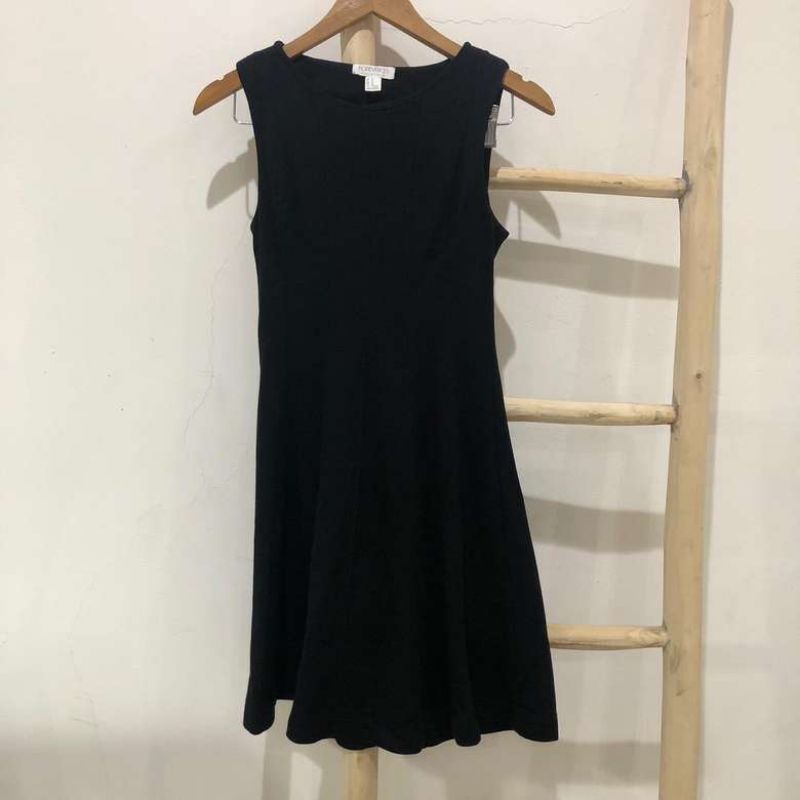DRESS UNIQLO HITAM