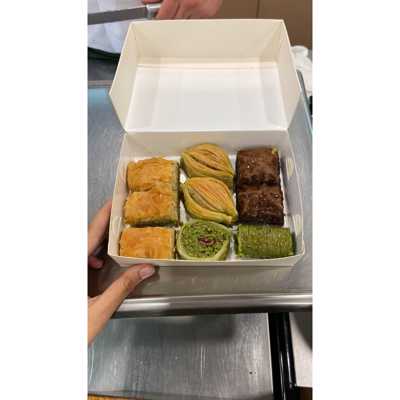 SIAP KIRIM BAKLAVA KARAKOY BESTSELLER FRESH FROM TURKEY