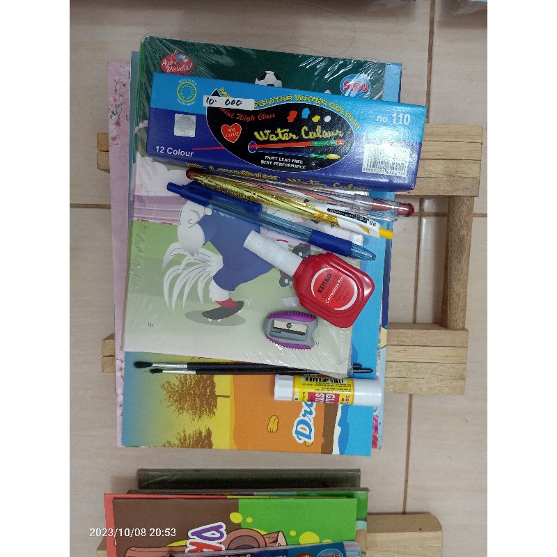 

Paket alat tulis anak sekolah