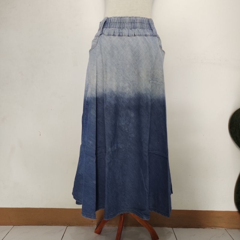 Rok wanita bahan denim potongan A/rok payung