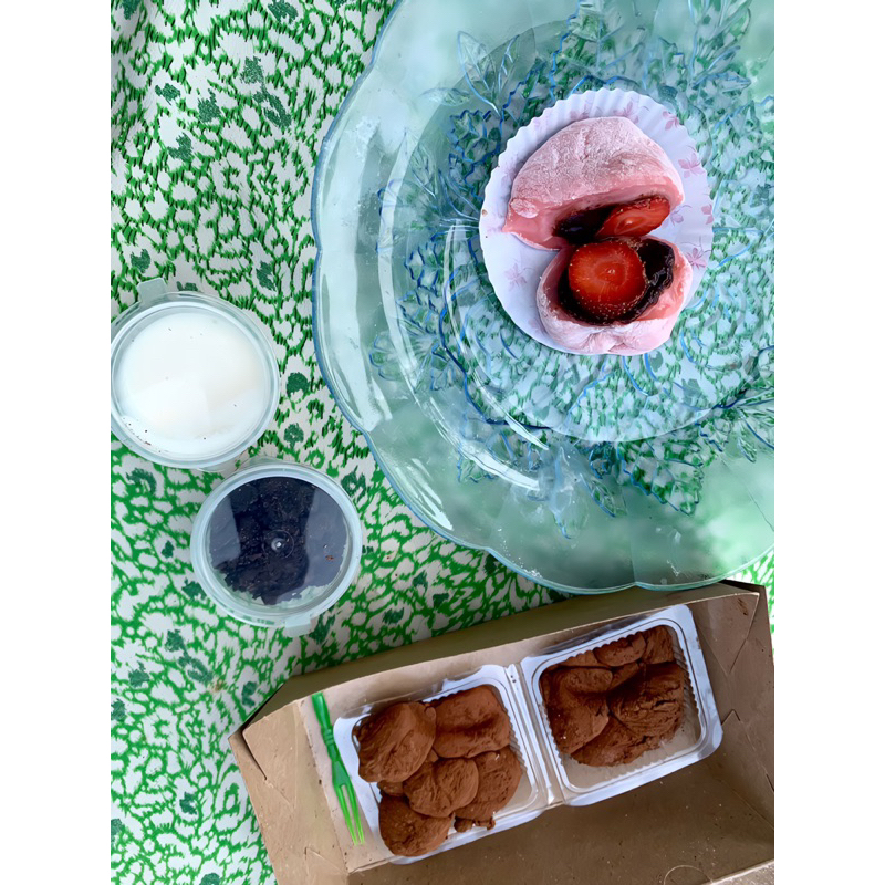 

daifuku mochi coklat strawberry