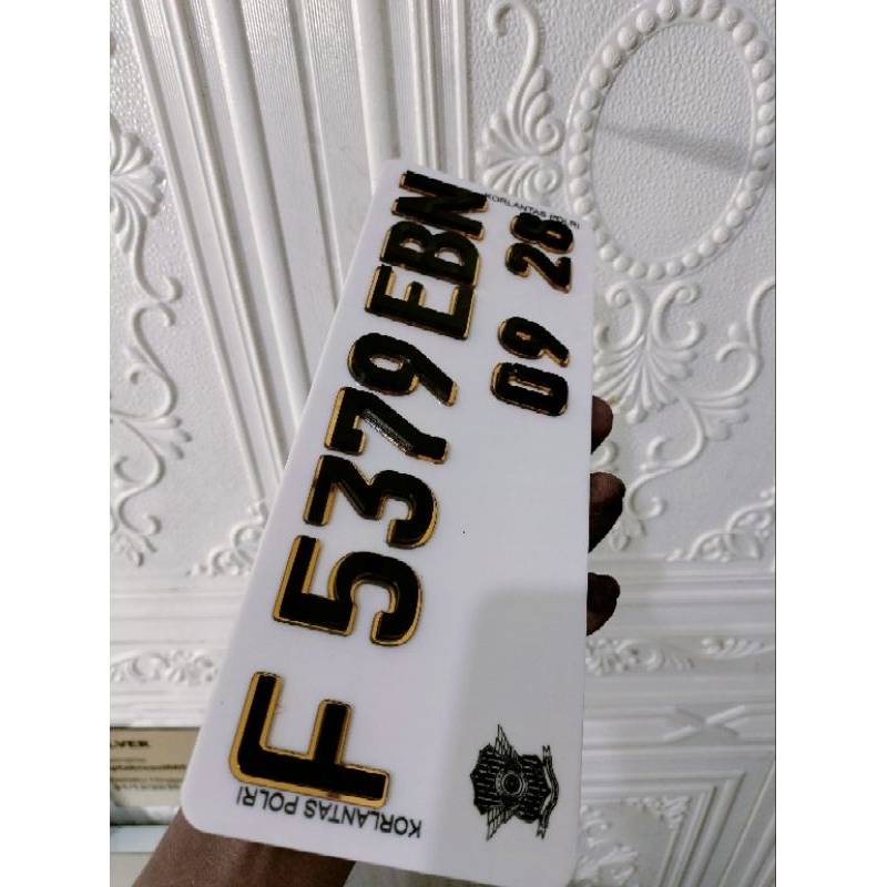 cutting akrilik miror gold