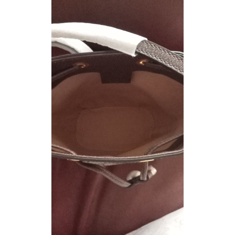 tas slempang wanita merk gucci - preloved