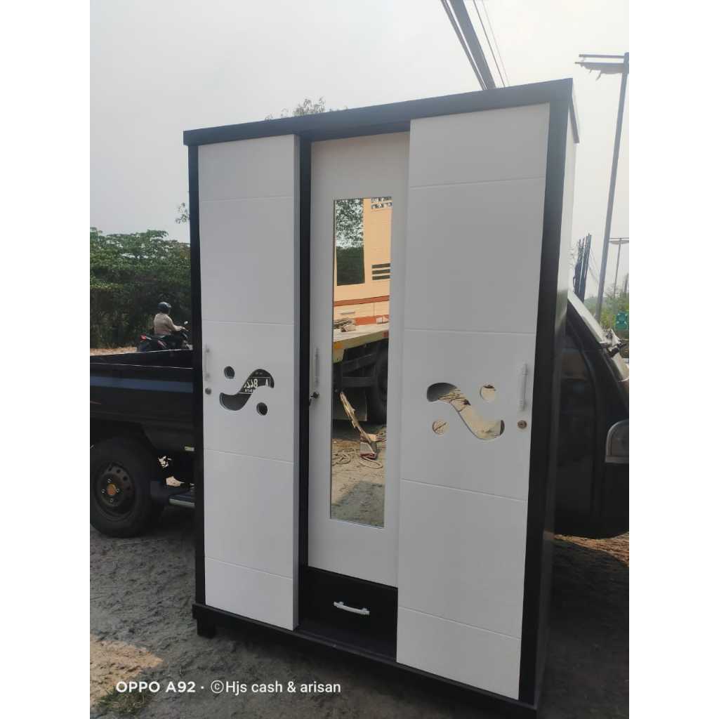 LEMARI BAJU 3 PINTU SLEDING/GESER MURAH