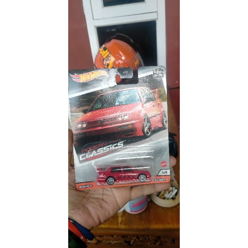 Loose Hot Wheels Premium Volkswagen Jetta Red