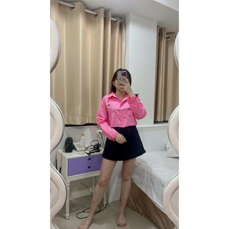 Kemeja crop top | tulisan bordiran miuu”