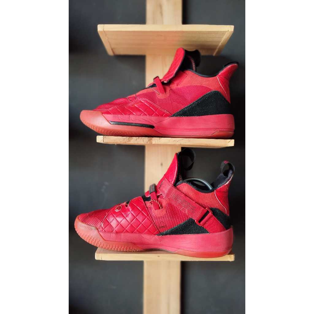 sepatu jordan merah