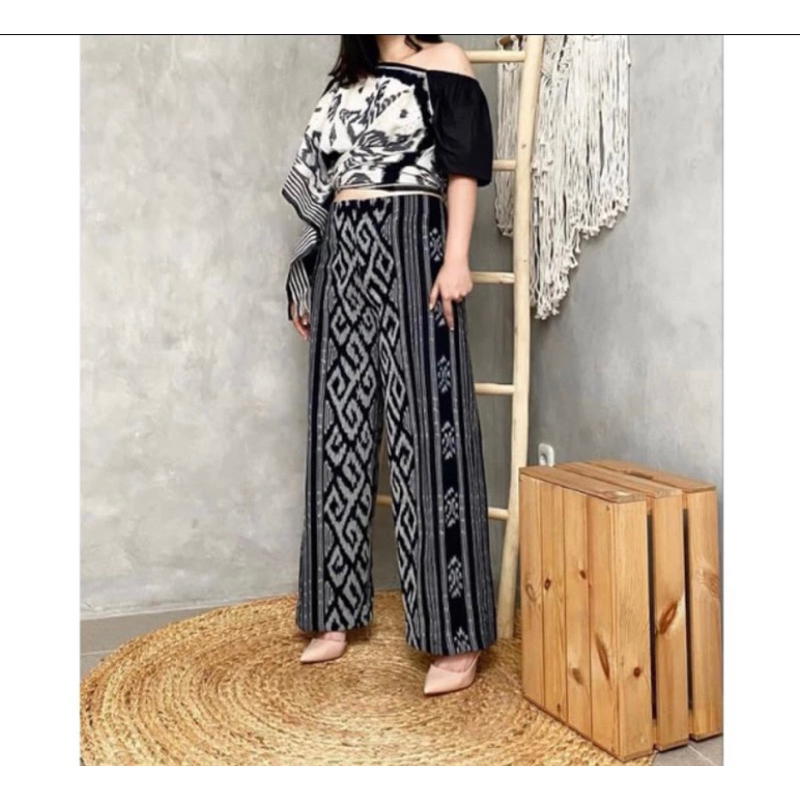 ATASAN TENUN SABRINA