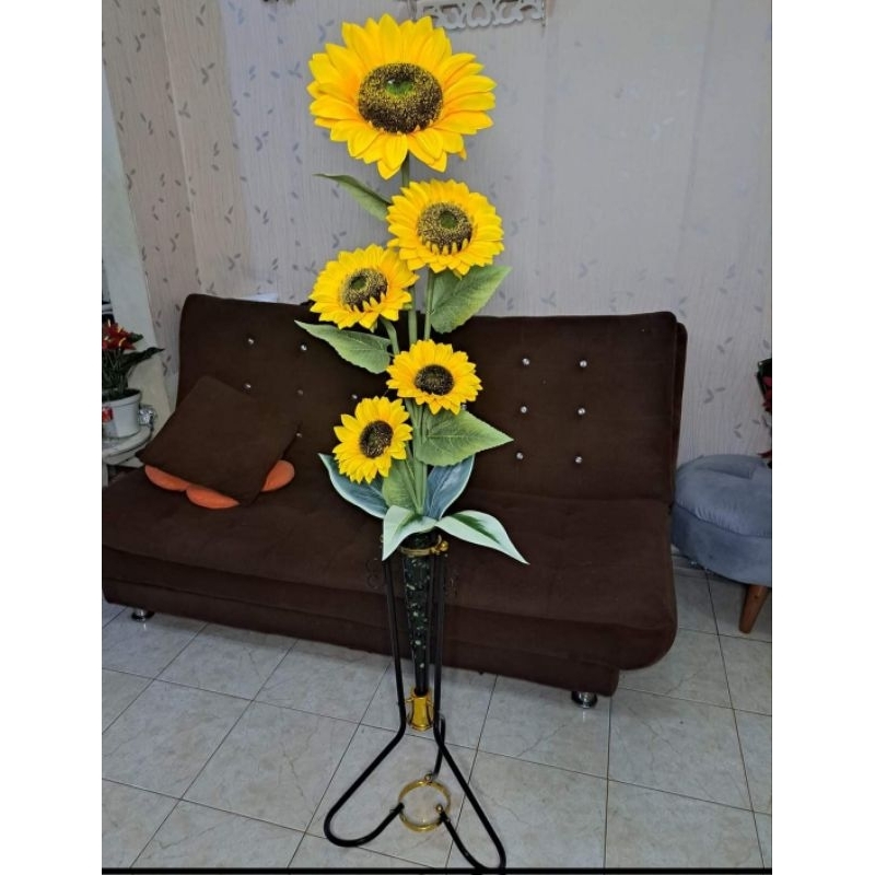 bunga matahari jumbo kuntum 5 berikut pot standing besi /bunga pojok sudut ruangan