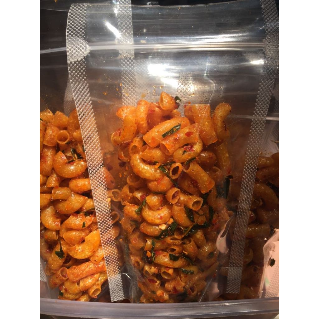 

Makaroni pedas daun jeruk