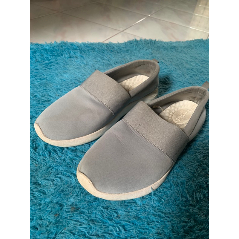 sepatu wanita crocs second