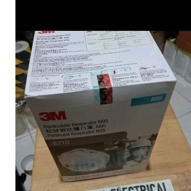 Masker 1 box 8210