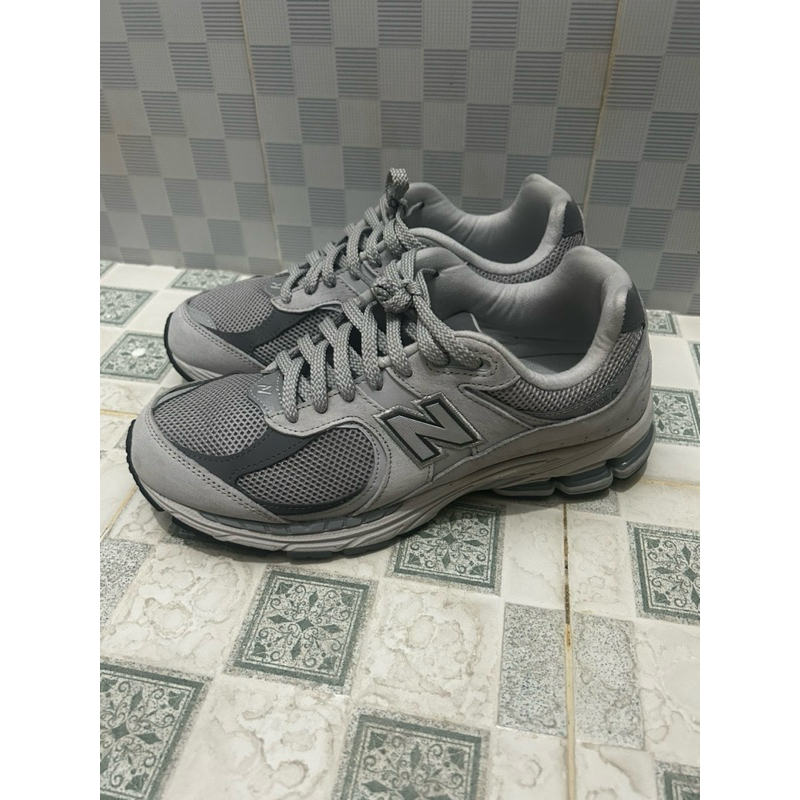 NB 2002R Grey second