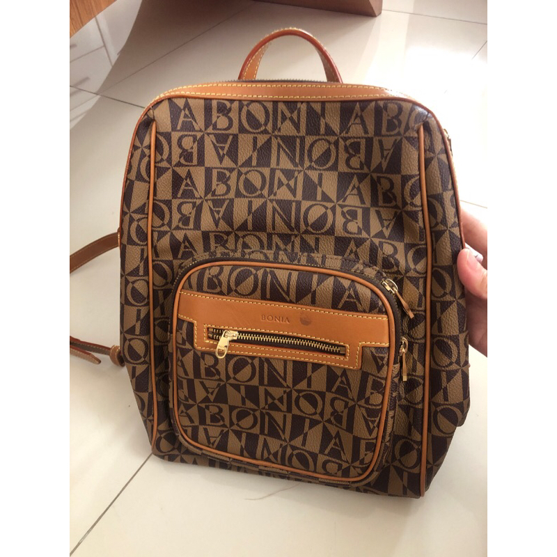 Tas Bonia bisa slempang bisa ransel