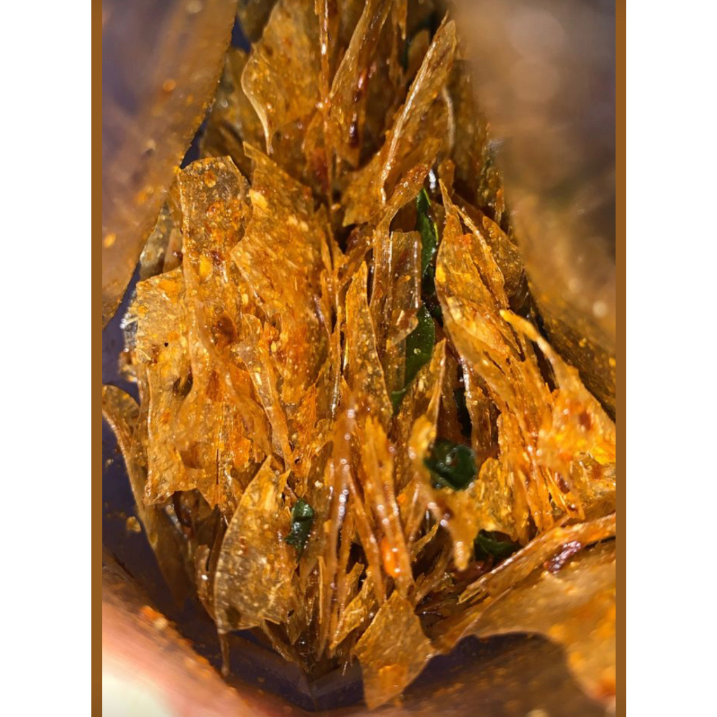 

Keripik Kaca Daun Jeruk Pedas 500 gram by snack gram