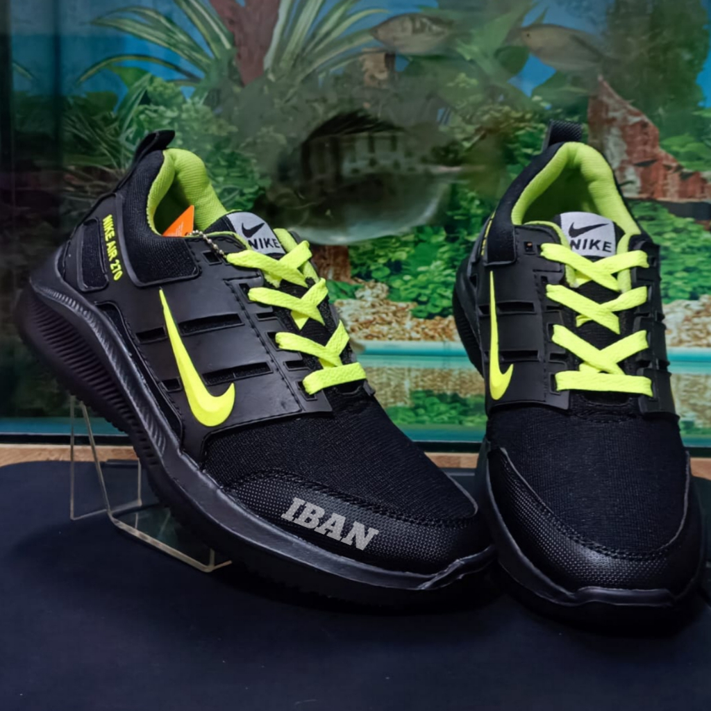 Sepatu Sekolah Hitam Polos Full Black Ada 4 Varian Sepatu Olahraga Pria Wanita / Sepatu Sneakers Spo