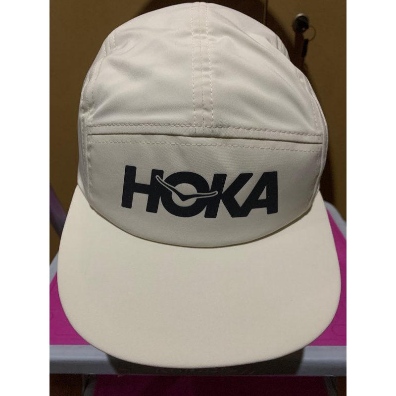 Topi Lari/Running Cap-Performance Hat Model-HOKA One One-Broken White/Putih Gading-100%Original-BRAN