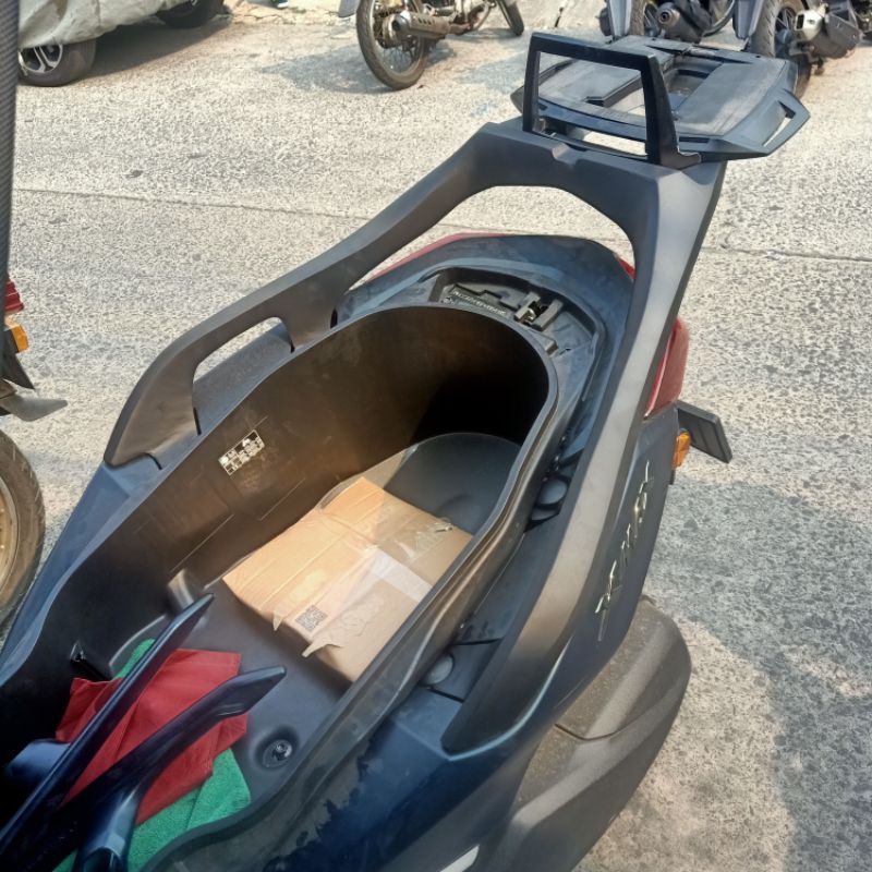 Behel box xmax 250 breket box xmax 250 connected xmax 2023 Begel box xmax 250 300 connected babet