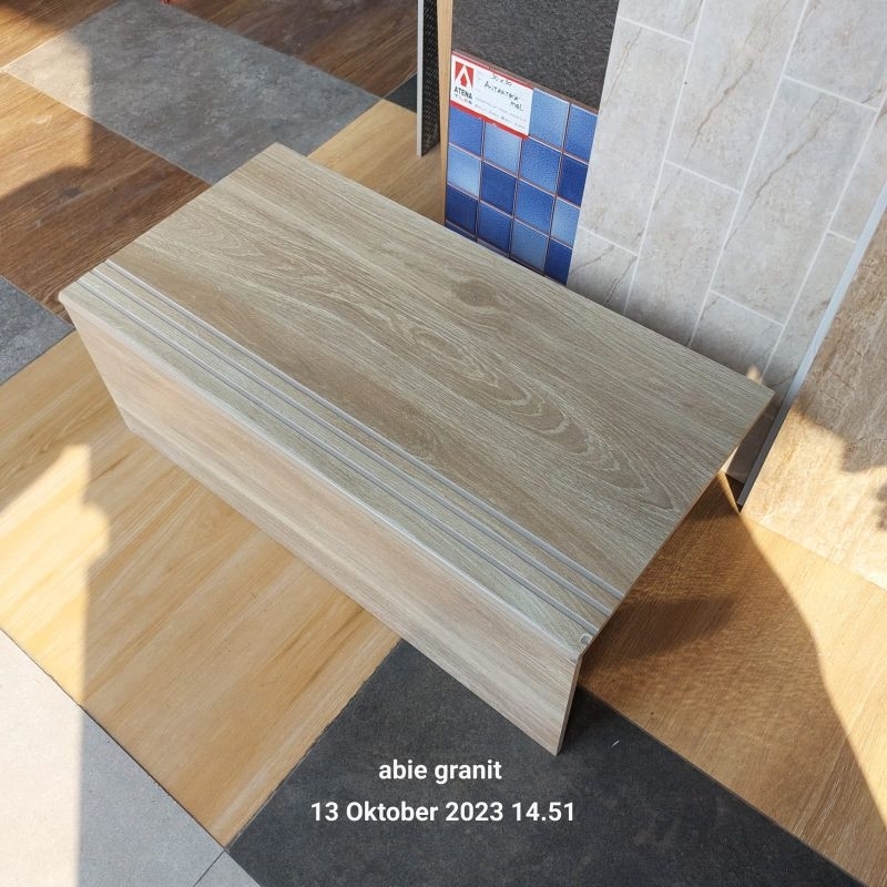 granit tangga kayu matt uk 30x60 &amp; 20x60 GS66150