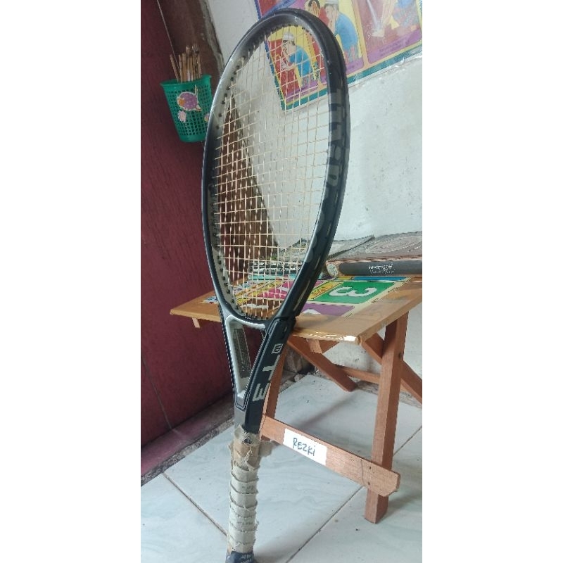 Raket tenis Wilson Triad 3 (T3) bahan carbon sangat ringan kondisi bekas