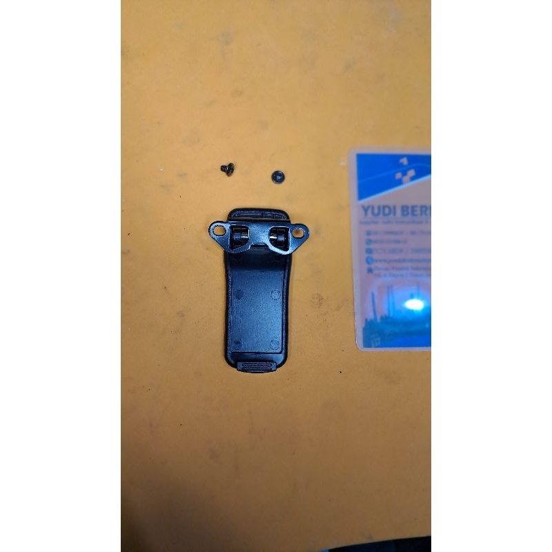 Beltclip ht icom v85 baru ada sekerupnya cantelan ht icom ic v85