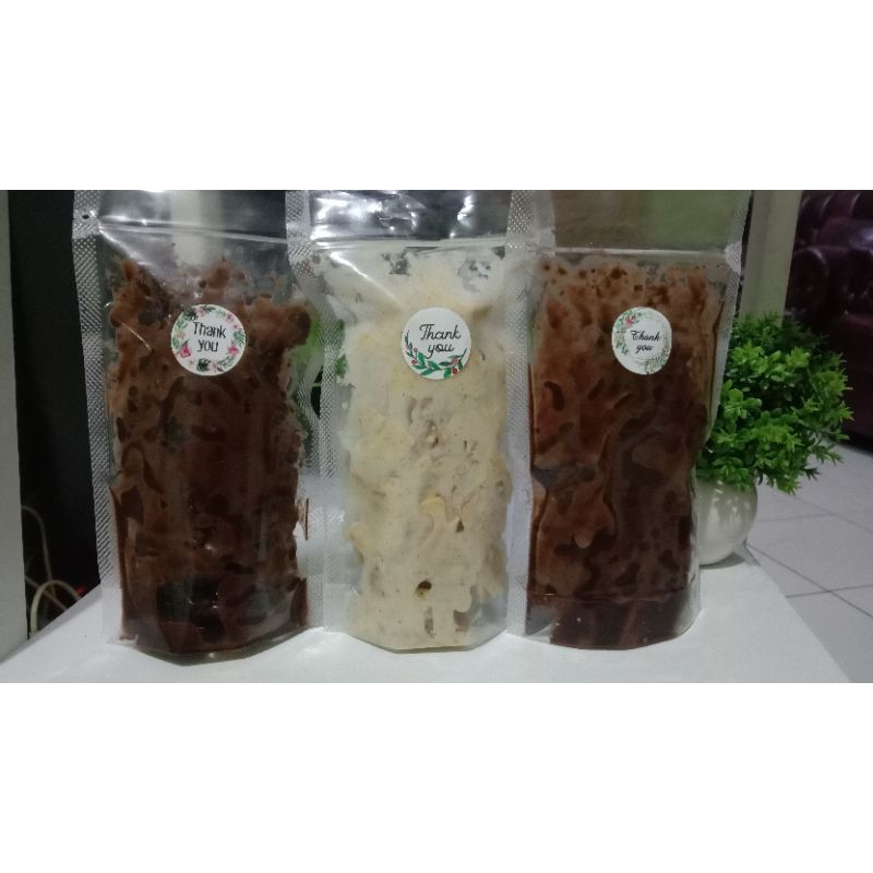 

kripik pisang lumer coklat, tiramisu, matcha, strawberry 100g