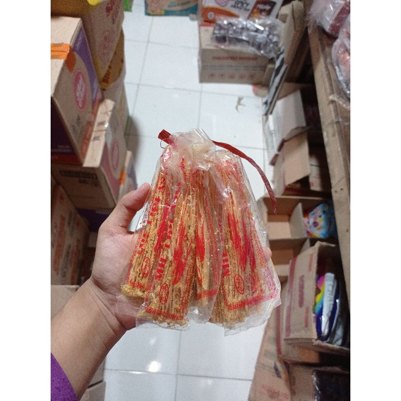 

Snack mie lidi rasa original 1 pack isi 10 pcs