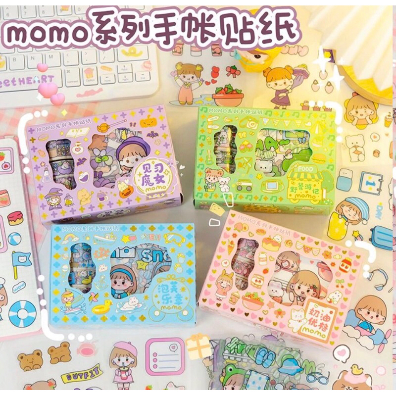 

STICKER MOMO SET ISI 10 LEMBAR + 4 ROLL STIKER WATERPROOF ANTI AIR MOTIF KARTUN KOREA / STICKER MOMO SET BOX ANTI AIR